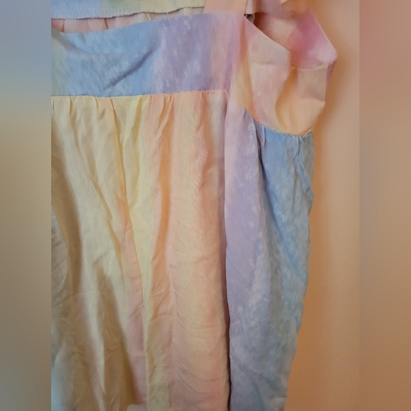 Emily Wonder Watercolor Rainbow Flutter Sleeve Top L NWT - Picture 12 of 15